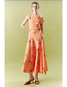 Vestido midi naranja con estampado floral y diseño...