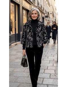 Chaqueta Jacquard de Terciopelo con Patrón Floral en Negro