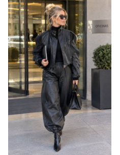 Cazadora Bomber Cropped Efecto Piel con Hombreras –...