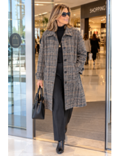 •  Abrigo Trench Tres Cuartos de Cuadros – Elegancia...