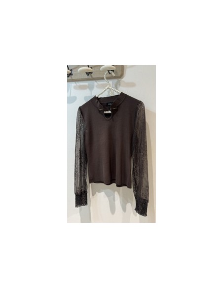 Jersey de Cuello Alto con Detalles de Perlas y Mangas de Encaje Florales